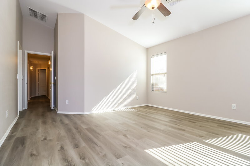 2,040/Mo, 3108 S 92nd Dr Tolleson, AZ 85353 Main Bedroom View 2