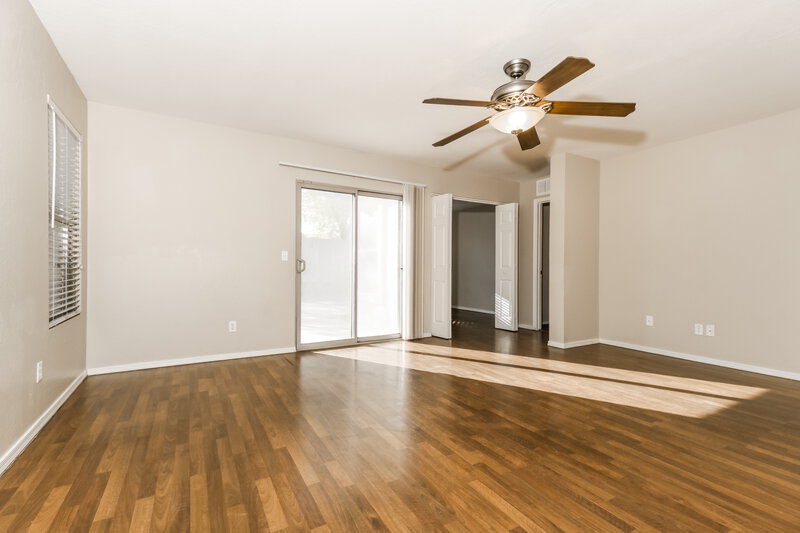 2,270/Mo, 3127 W Park St Phoenix, AZ 85041 Dining Room View