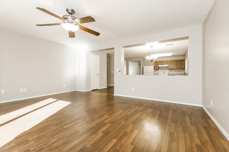 2,270/Mo, 3127 W Park St Phoenix, AZ 85041 Dining Room View 2