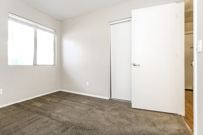 2,270/Mo, 3127 W Park St Phoenix, AZ 85041 Bedroom View