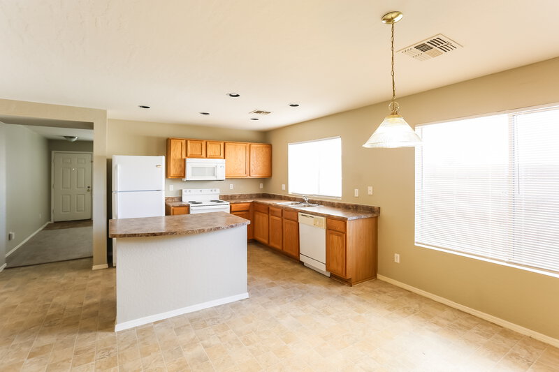 2,180/Mo, 3140 W Maldonado Rd Phoenix, AZ 85041 Dining Room View