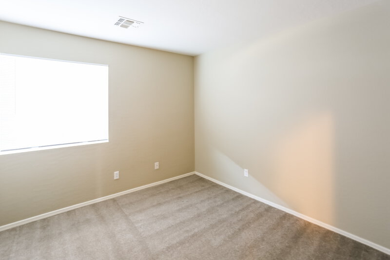 2,180/Mo, 3140 W Maldonado Rd Phoenix, AZ 85041 Bedroom View 3