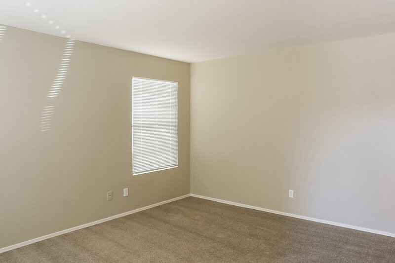 2,180/Mo, 3140 W Maldonado Rd Phoenix, AZ 85041 Bedroom View 4
