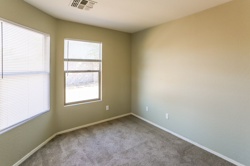 2,180/Mo, 3140 W Maldonado Rd Phoenix, AZ 85041 Bedroom View 5