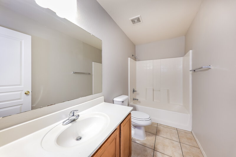 1,920/Mo, 3312 S 95th Dr Tolleson, AZ 85353 Bathroom View
