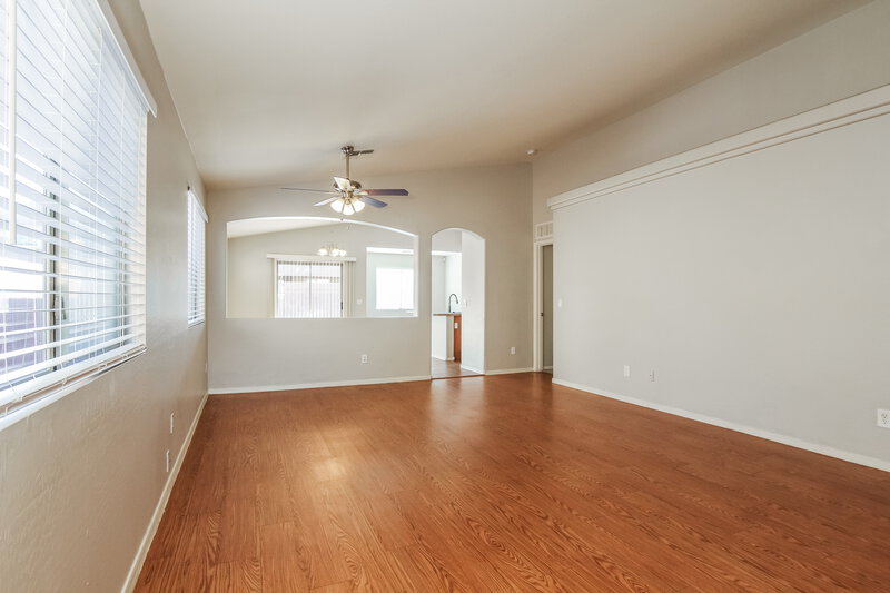 1,895/Mo, 3329 W Wayland Dr Phoenix, AZ 85041 Living Room View 2