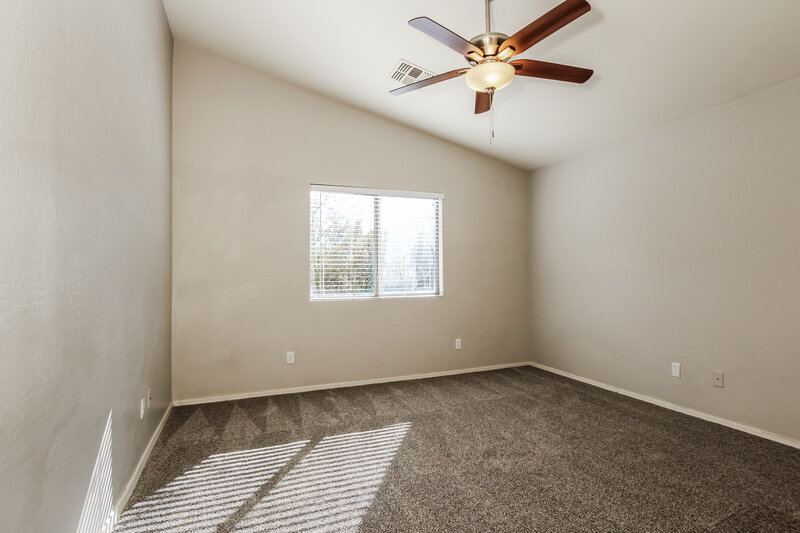 1,895/Mo, 3329 W Wayland Dr Phoenix, AZ 85041 Main Bedroom View