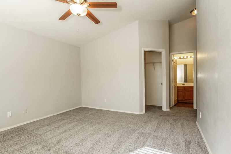 1,895/Mo, 3329 W Wayland Dr Phoenix, AZ 85041 Main Bedroom View 2