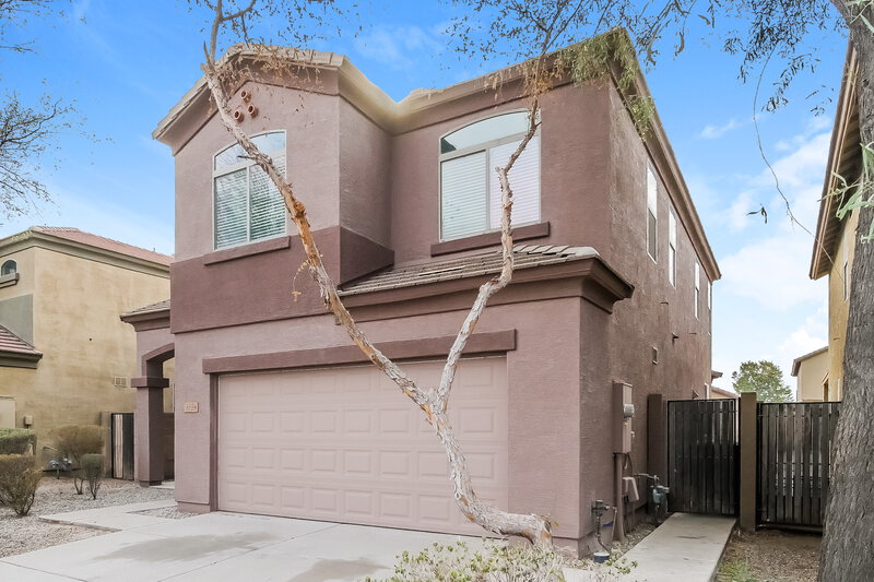 2,200/Mo, 3729 W Saint Anne Ave Phoenix, AZ 85041 Front View