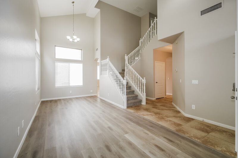 2,200/Mo, 3729 W Saint Anne Ave Phoenix, AZ 85041 Living Room View