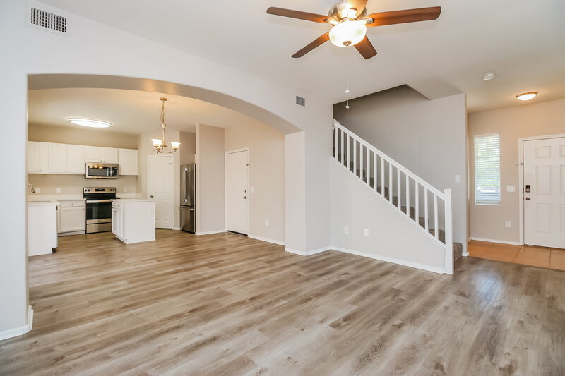 2,050/Mo, 3926 W Fremont Rd Phoenix, AZ 85041 Living Room View 2