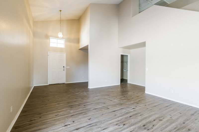 2,270/Mo, 4310 N 124th Ave Avondale, AZ 85392 Living Room View 2