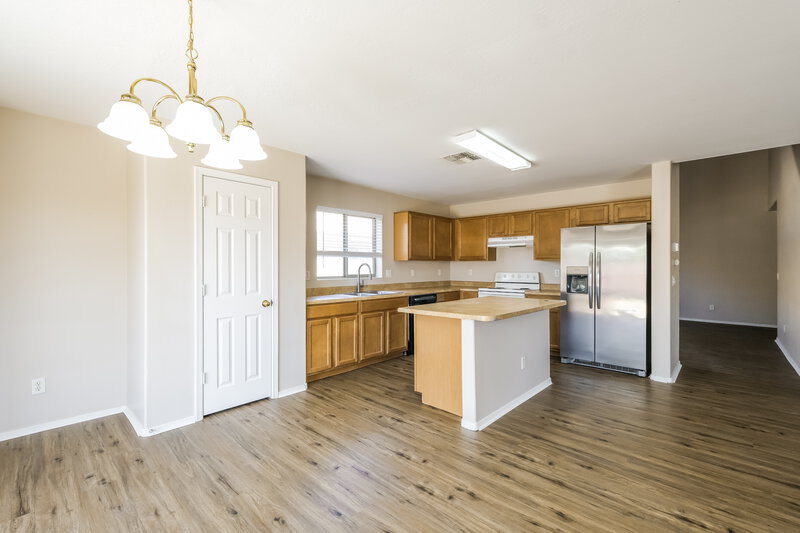 2,270/Mo, 4310 N 124th Ave Avondale, AZ 85392 Kitchen View