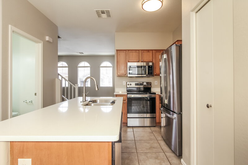 1,995/Mo, 5148 W Warner St Phoenix, AZ 85043 Kitchen View