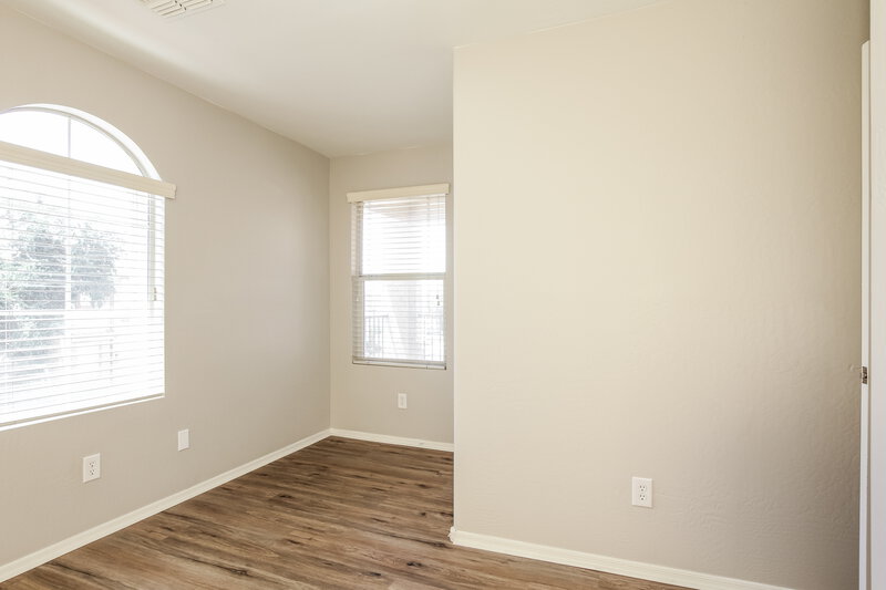 1,995/Mo, 5148 W Warner St Phoenix, AZ 85043 Bedroom View 3