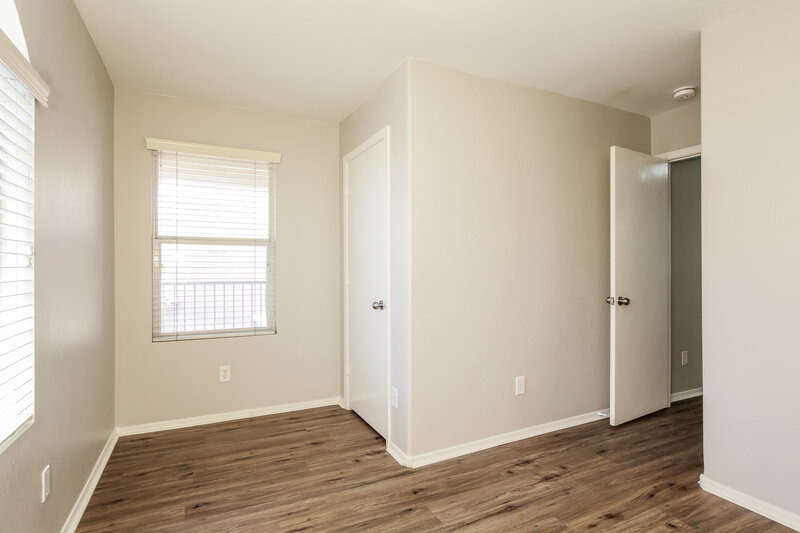 1,995/Mo, 5148 W Warner St Phoenix, AZ 85043 Bedroom View 4