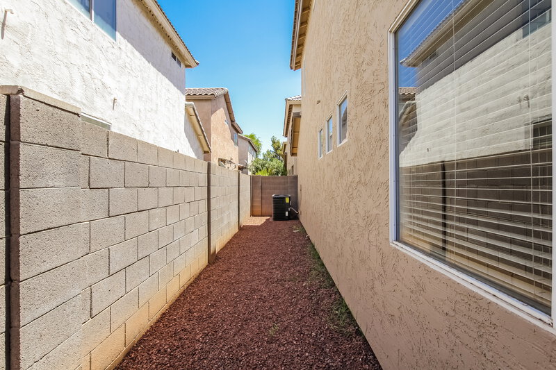 1,995/Mo, 5148 W Warner St Phoenix, AZ 85043 Rear View