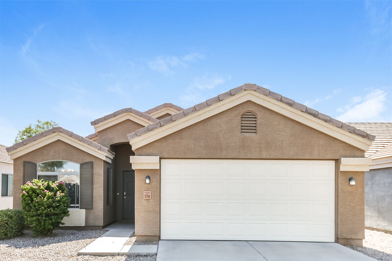 1,855/Mo, 5704 S 32nd Dr Phoenix, AZ 85041 External View