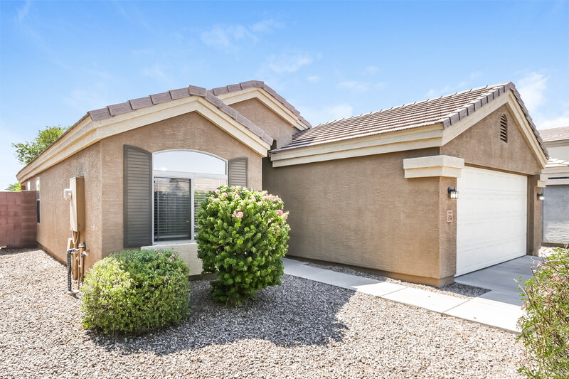 1,855/Mo, 5704 S 32nd Dr Phoenix, AZ 85041 Front View