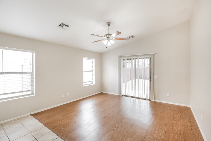 1,855/Mo, 5704 S 32nd Dr Phoenix, AZ 85041 Living Room View
