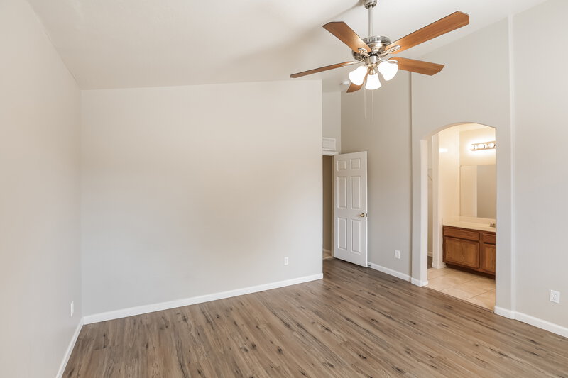 1,855/Mo, 5704 S 32nd Dr Phoenix, AZ 85041 Main Bedroom View 2