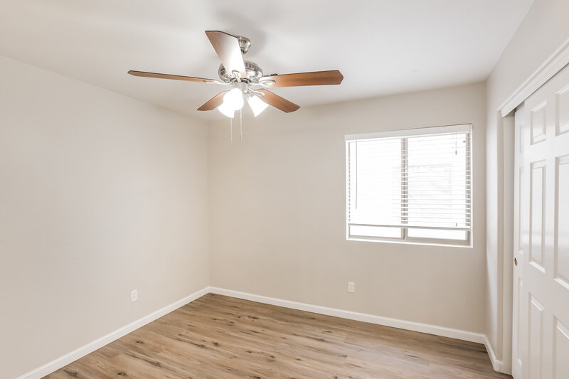 1,855/Mo, 5704 S 32nd Dr Phoenix, AZ 85041 Bedroom View