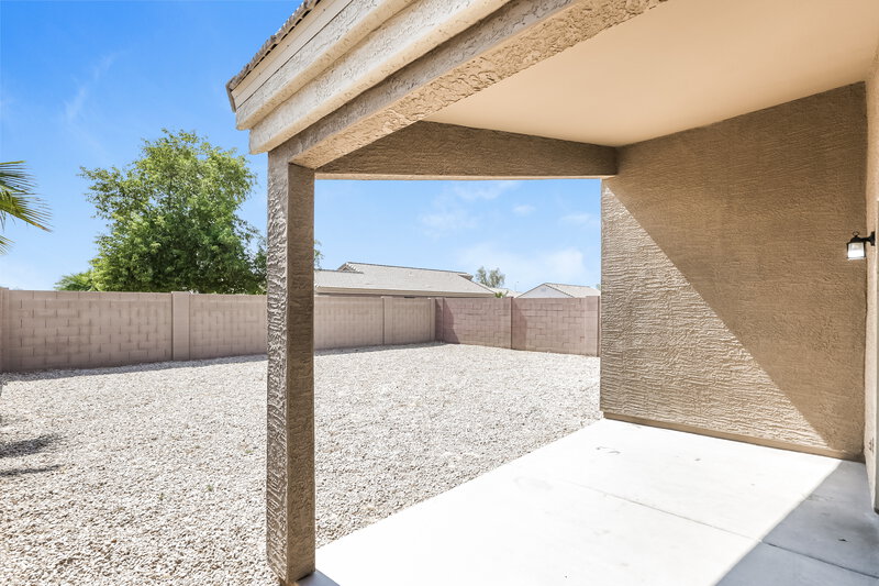 1,855/Mo, 5704 S 32nd Dr Phoenix, AZ 85041 Rear View