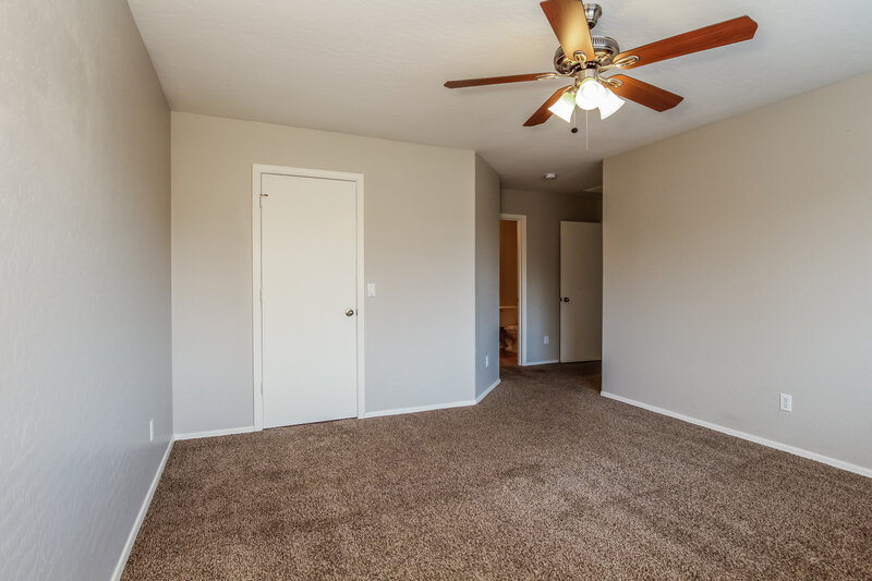 1,960/Mo, 6035 N Laguna Dr Litchfield Park, AZ 85340 Main Bedroom View 2
