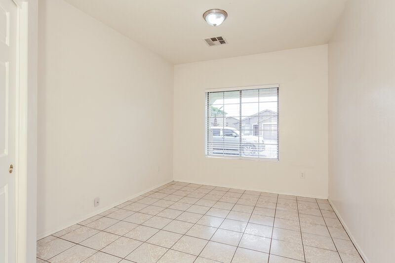 2,195/Mo, 6024 W Southgate Ave Phoenix, AZ 85043 Dining Room View