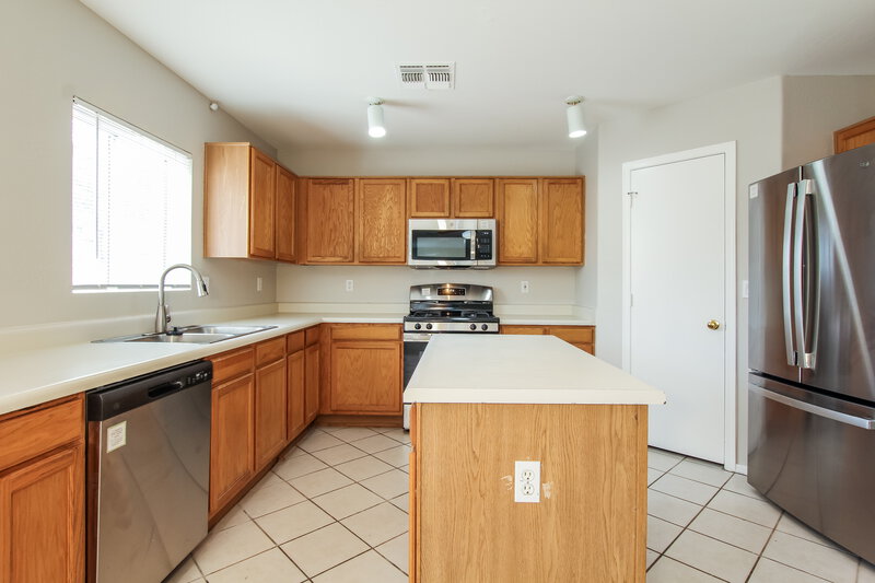 2,180/Mo, 6249 W Encinas Ln Phoenix, AZ 85043 Misc View 4