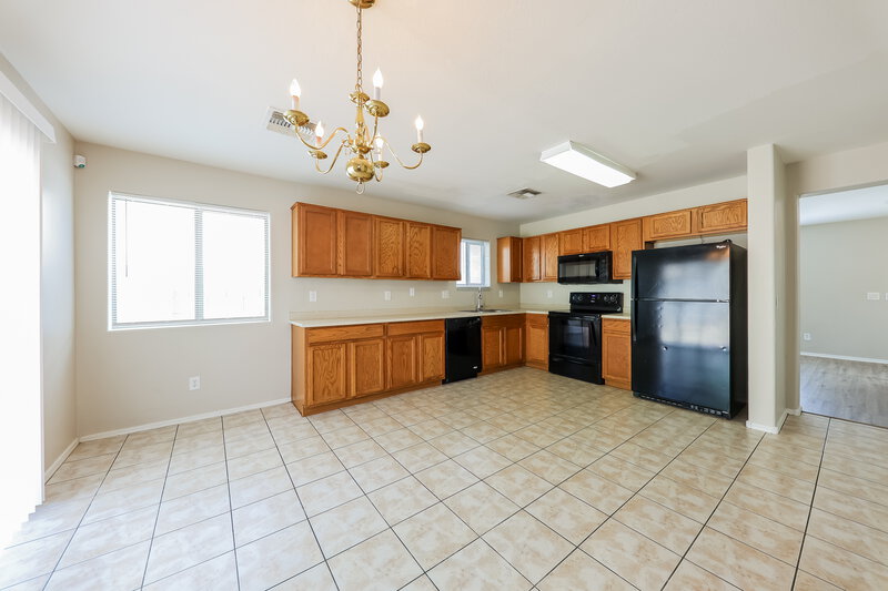 2,165/Mo, 7222 S 37th Dr Phoenix, AZ 85041 Dining Room View