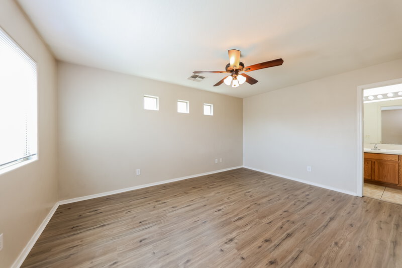 2,165/Mo, 7222 S 37th Dr Phoenix, AZ 85041 Main Bedroom View