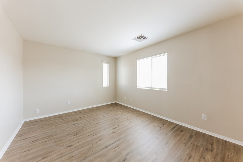 2,165/Mo, 7222 S 37th Dr Phoenix, AZ 85041 Bedroom View