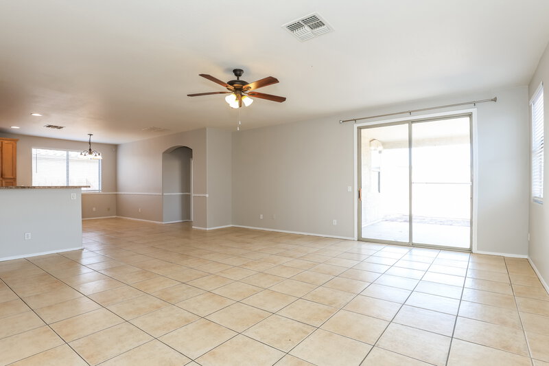 1,995/Mo, 7805 S 68th Dr Laveen, AZ 85339 Living Room View