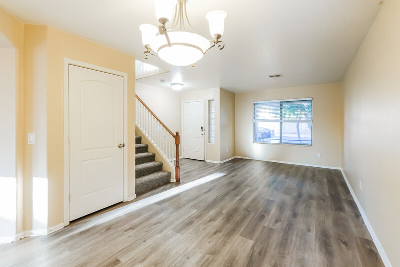 2,520/Mo, 7816 S 48th Dr Laveen, AZ 85339 Living Room View 2