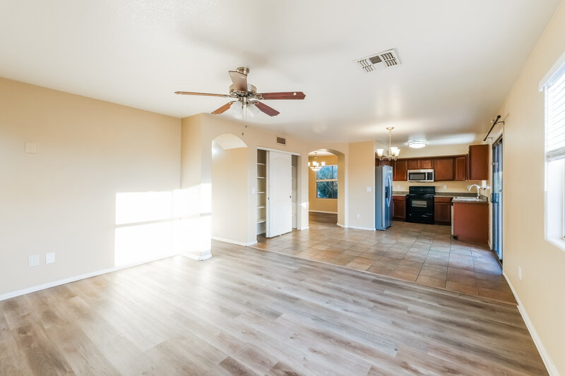 2,520/Mo, 7816 S 48th Dr Laveen, AZ 85339 Family Room View