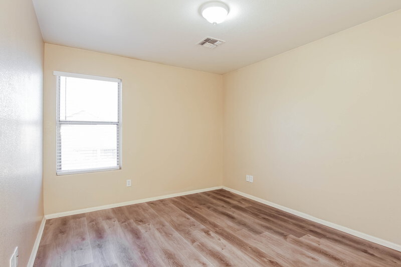 2,550/Mo, 7816 S 48th Dr Laveen, AZ 85339 Bedroom View 3