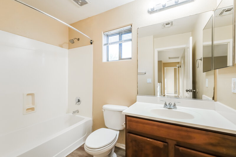 2,520/Mo, 7816 S 48th Dr Laveen, AZ 85339 Bathroom View