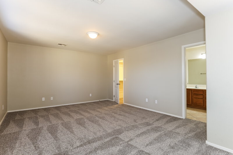 2,185/Mo, 8550 N 63rd Dr Glendale, AZ 85302 Main Bedroom View