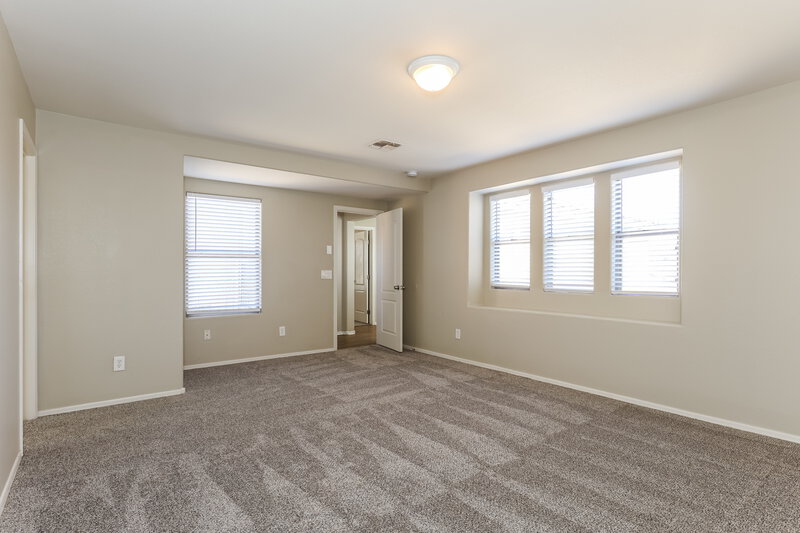 2,185/Mo, 8550 N 63rd Dr Glendale, AZ 85302 Main Bedroom View 2