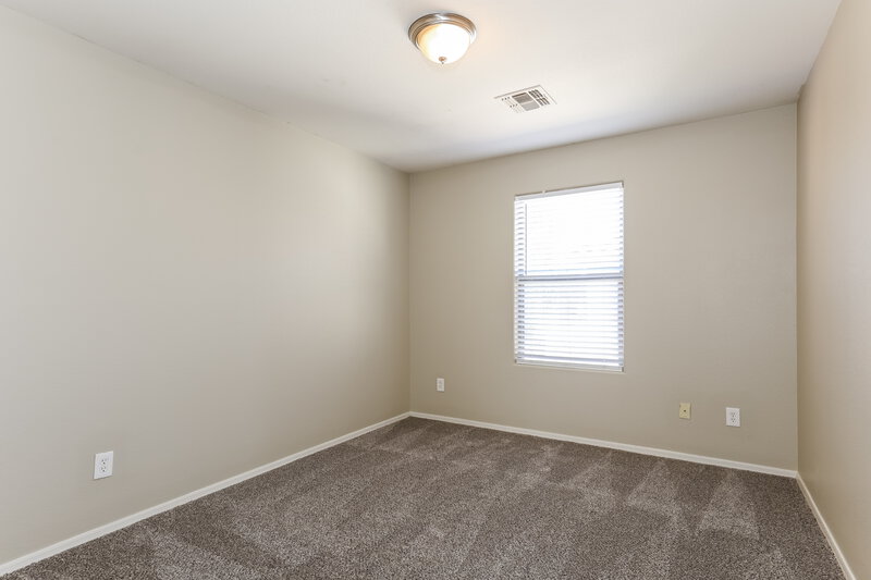 2,185/Mo, 8550 N 63rd Dr Glendale, AZ 85302 Bedroom View