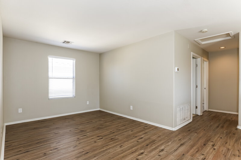 2,185/Mo, 8550 N 63rd Dr Glendale, AZ 85302 Loft View