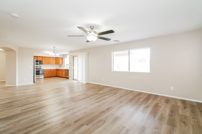 2,265/Mo, 8622 S 50th Ln Laveen, AZ 85339 Living Room View 2