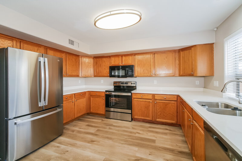 2,265/Mo, 8622 S 50th Ln Laveen, AZ 85339 Kitchen View 2