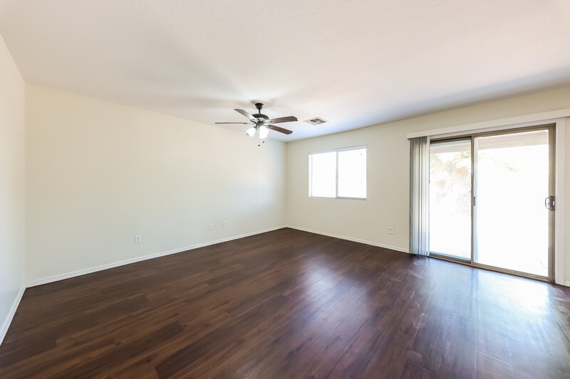 2,200/Mo, 8636 W Miami St Tolleson, AZ 85353 Family Room View