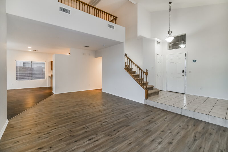 2,135/Mo, 8816 W Gibson Ln Tolleson, AZ 85353 Living Room View