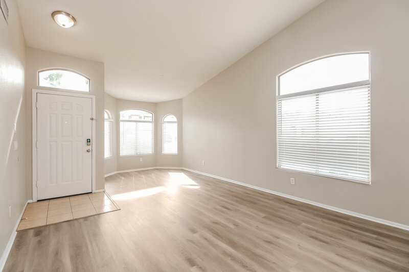 2,100/Mo, 9216 W Globe Ave Tolleson, AZ 85353 Living Room View