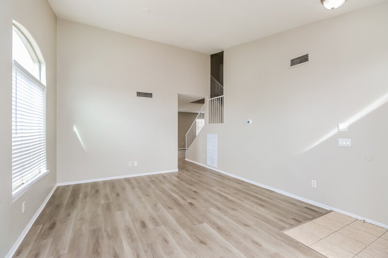 2,100/Mo, 9216 W Globe Ave Tolleson, AZ 85353 Living Room View 2