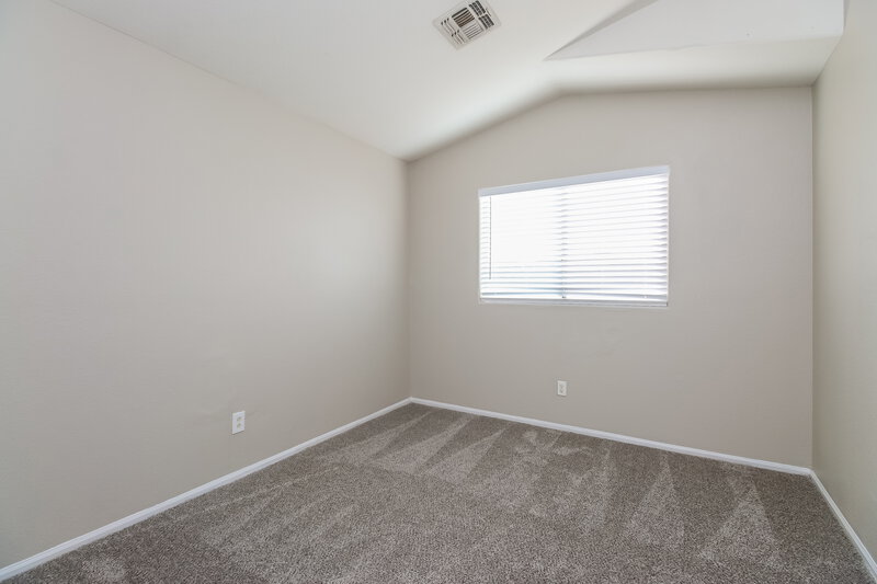 2,100/Mo, 9216 W Globe Ave Tolleson, AZ 85353 Bedroom View 2