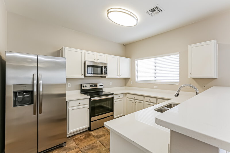2,225/Mo, 9656 W Cordes Rd Tolleson, AZ 85353 Kitchen View